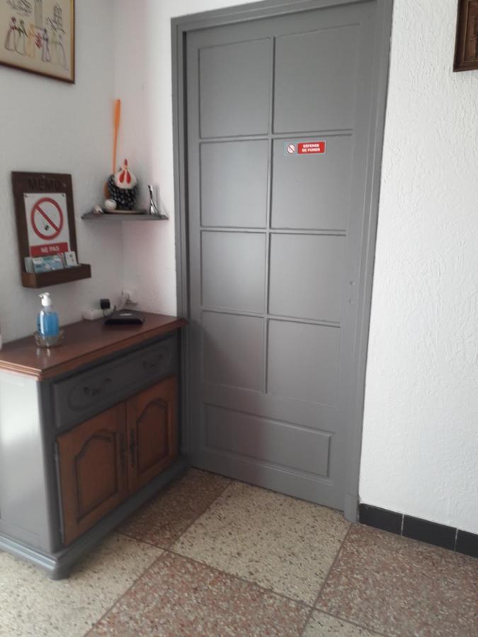 Le Rebattu 3 Apartment Raphele ภายนอก รูปภาพ