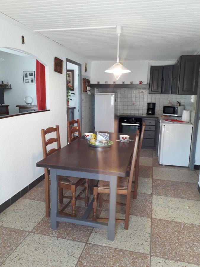 Le Rebattu 3 Apartment Raphele ภายนอก รูปภาพ