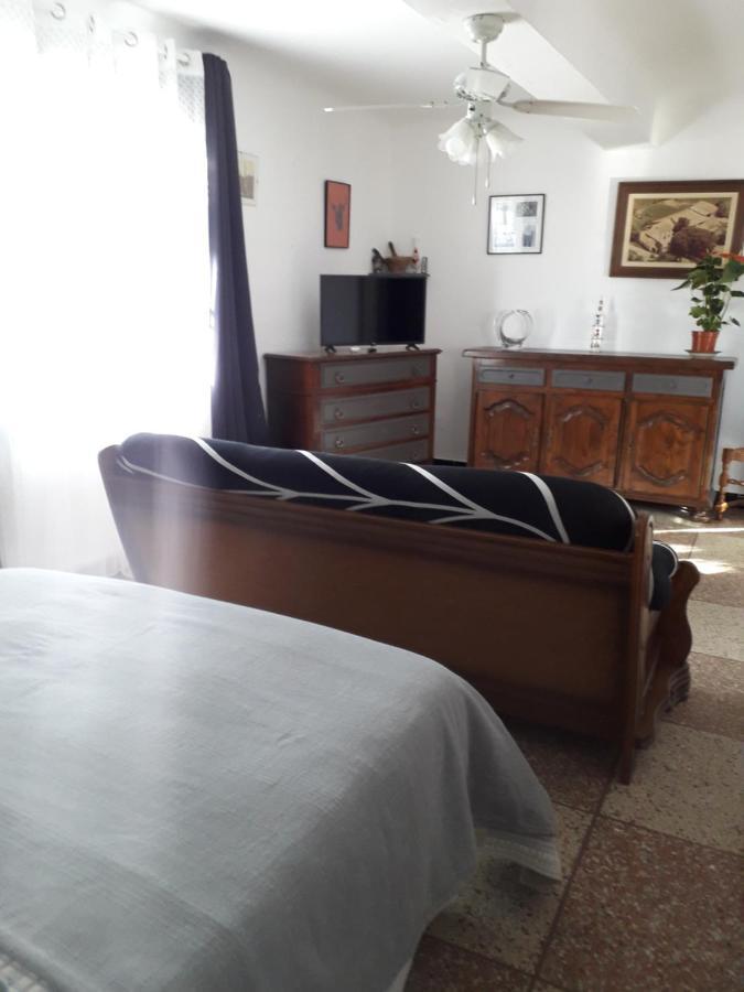 Le Rebattu 3 Apartment Raphele ภายนอก รูปภาพ